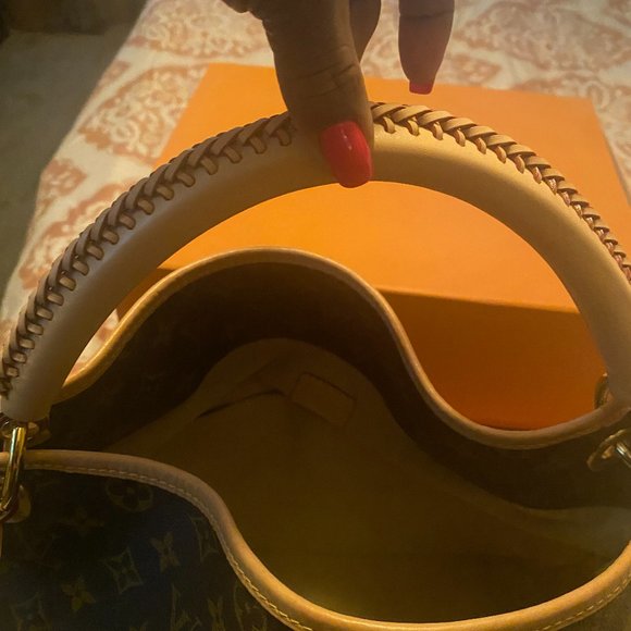 LV Monogram Artsy (New Design) - Picture 2 of 10